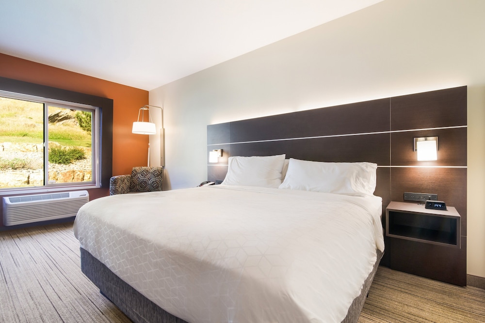 Standard Room, 1 King Bed - Photo 4