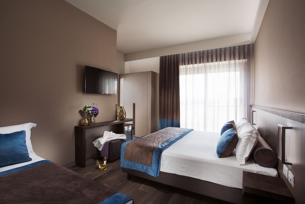 Deluxe Double or Twin Room - Photo 3
