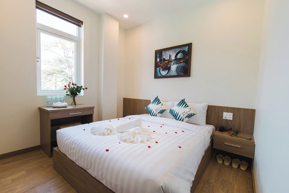 Superior Room, City View