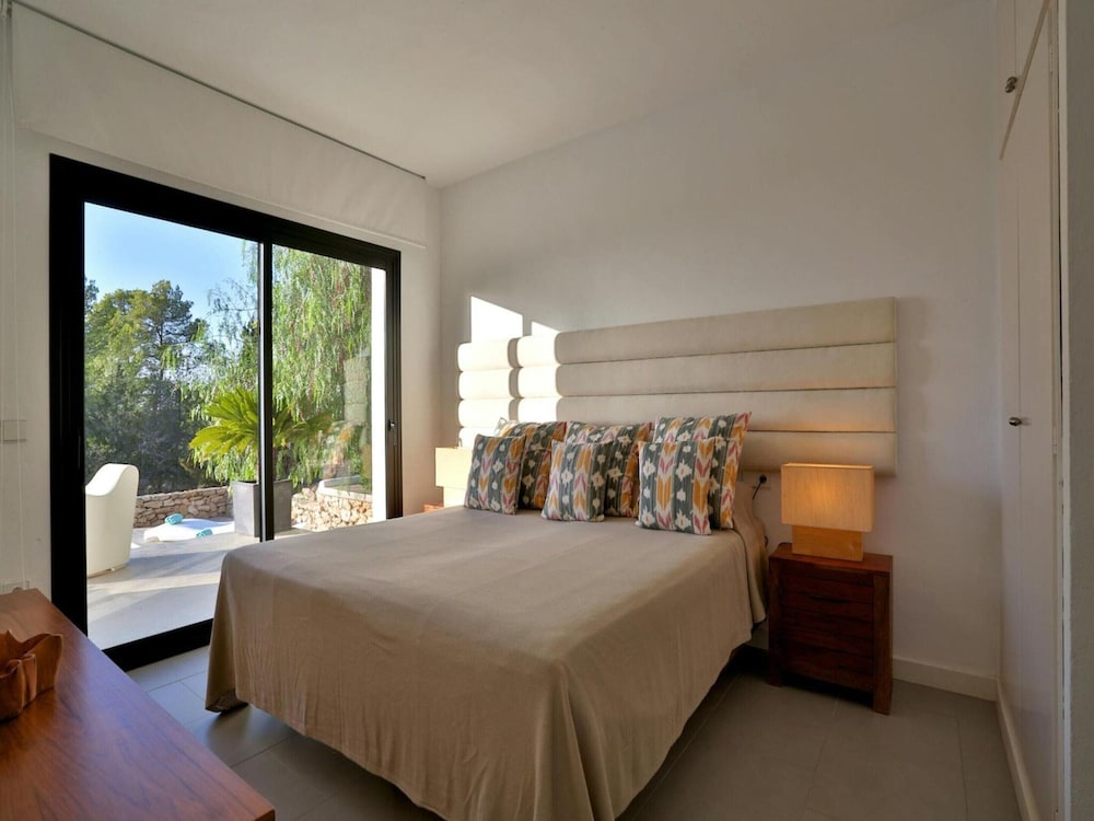 Villa photo 3