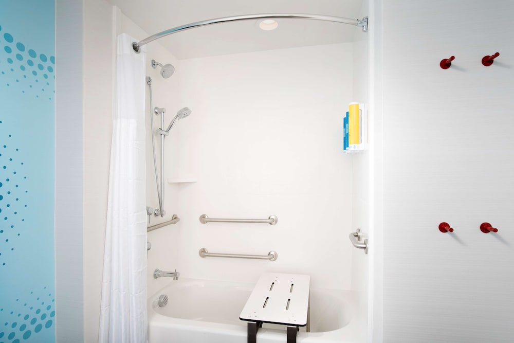 Room, 1 King Bed, Accessible, Non Smoking (Bathtub)