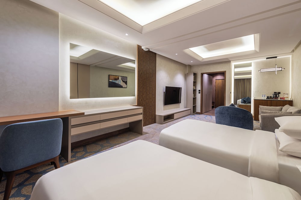 Superior Twin Room, Multiple Beds, City View