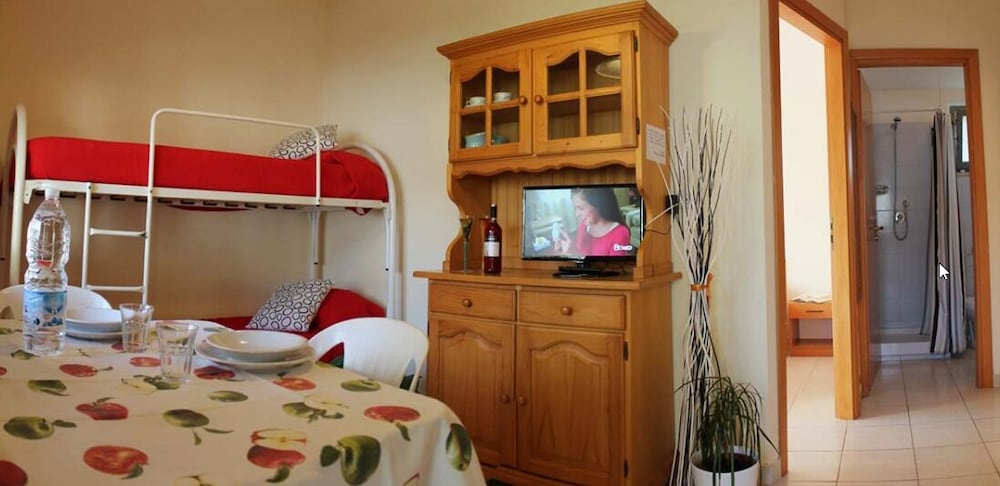 Bungalow (B) photo 2