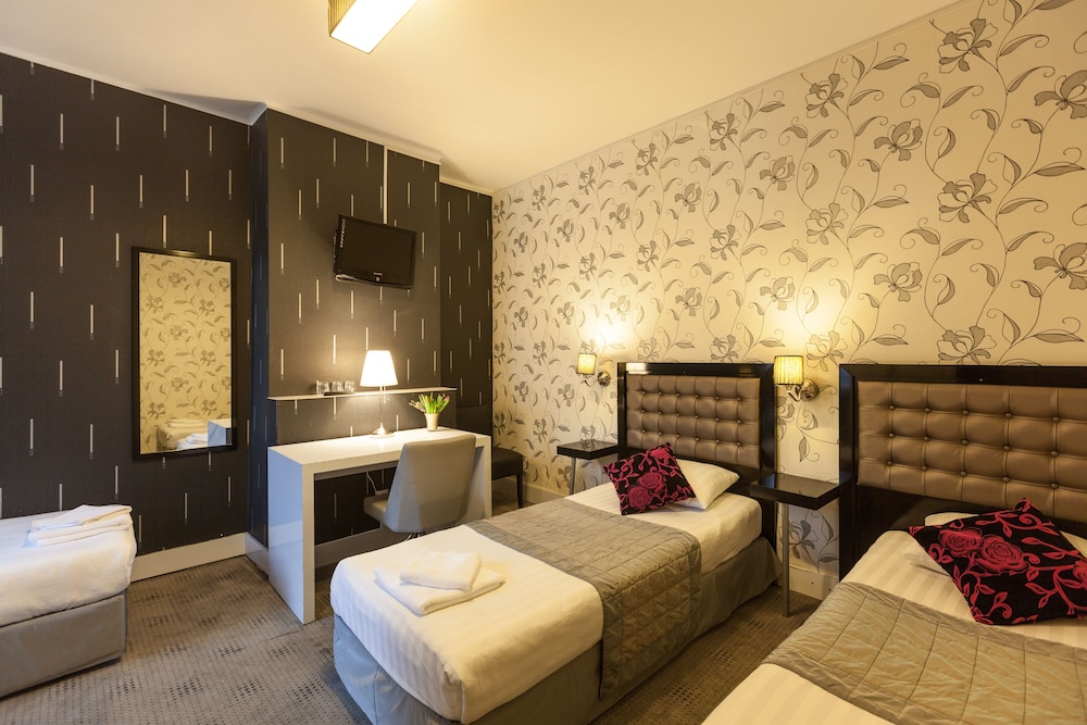 Triple Room, 3 Single Beds