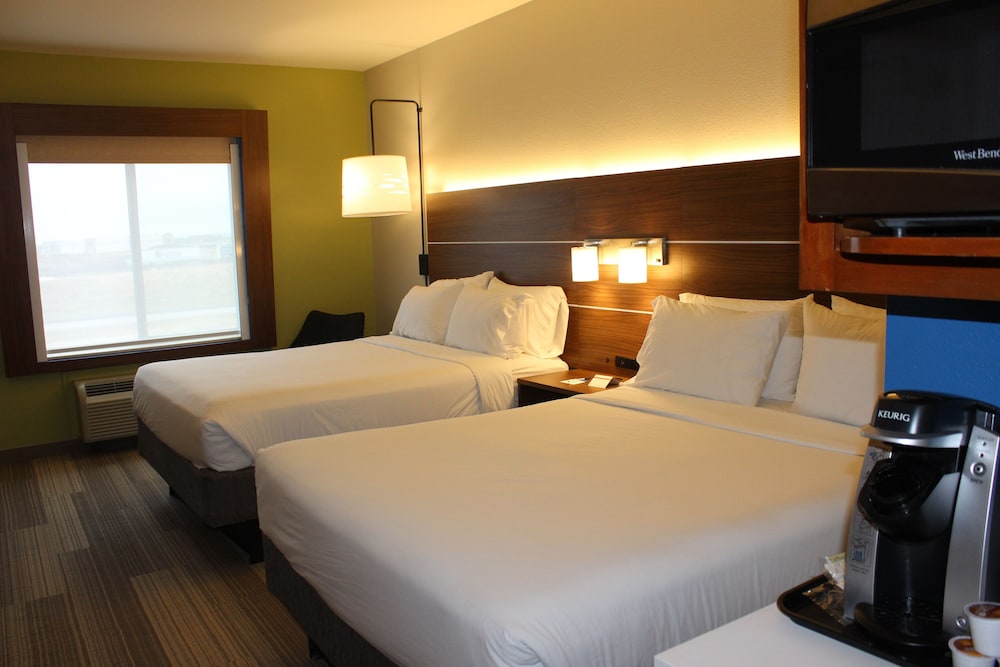 Suite, 2 Bedrooms - Photo 2