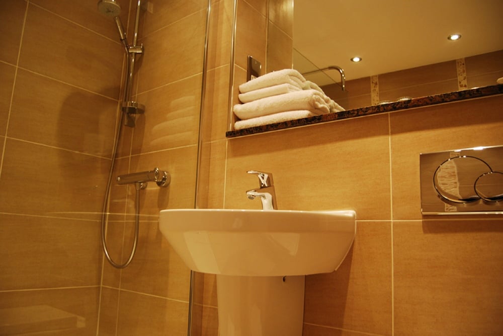 Standard Double Room - Photo 4