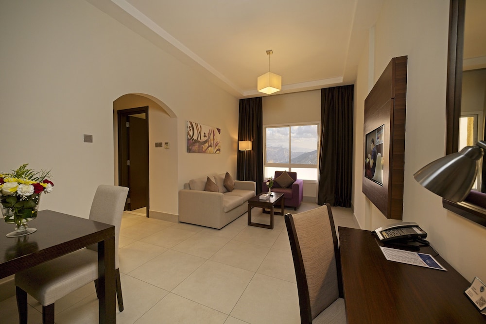 Classic Two Bedroom Suite photo 2