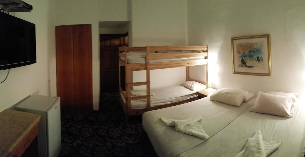 Superior Quadruple Room, Balcony photo 1