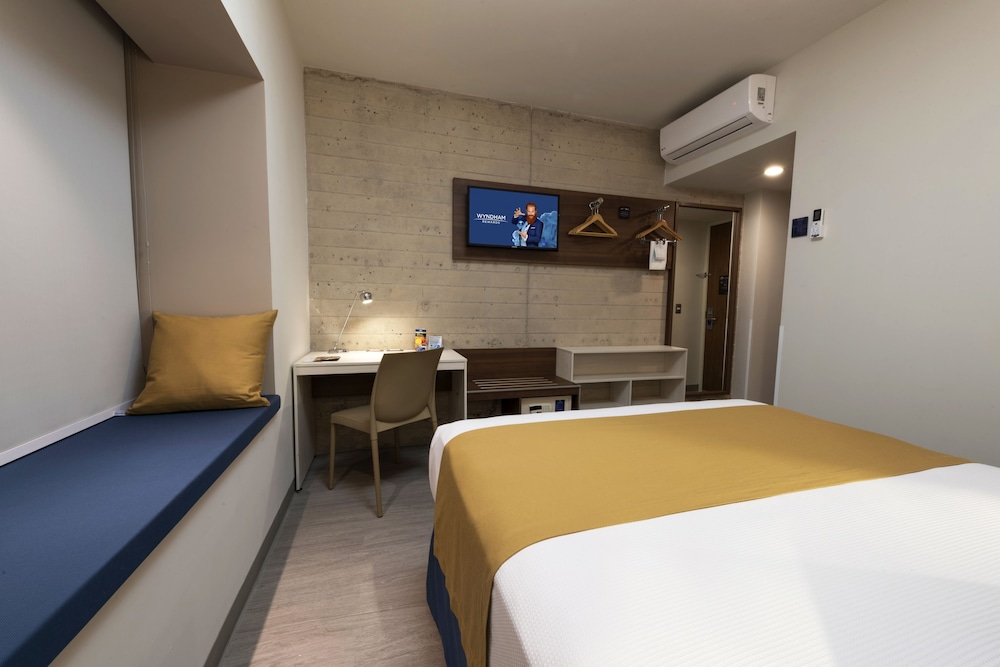 Room, 1 Queen Bed, Non Smoking - Photo 1