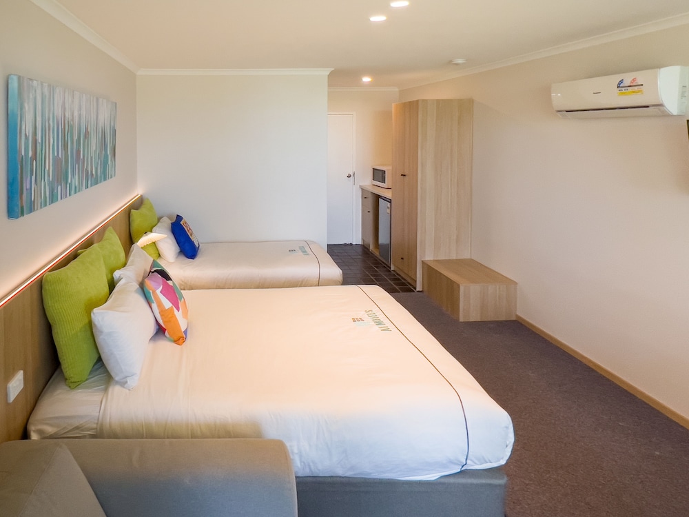 Standard Double or Twin Room photo 3