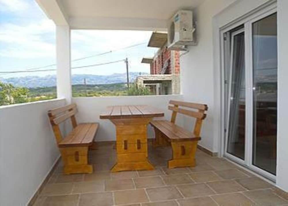 Apartment (Ivo - 0,5 km from sandy beach - A3(6+)