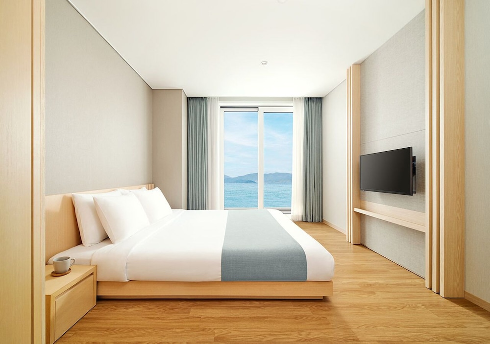 Suite, Ocean View