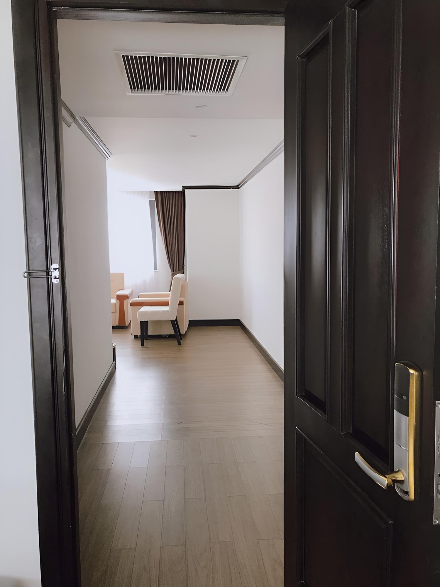 Suite with Balcony - Photo 3