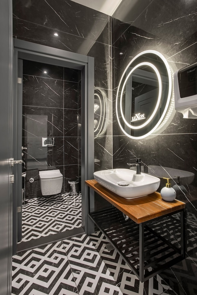 Standard Double or Twin Room - Photo 17