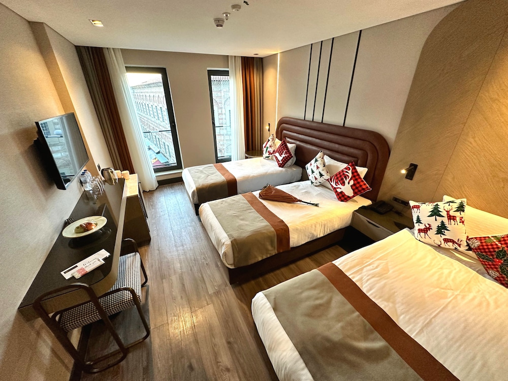 Deluxe Triple Room