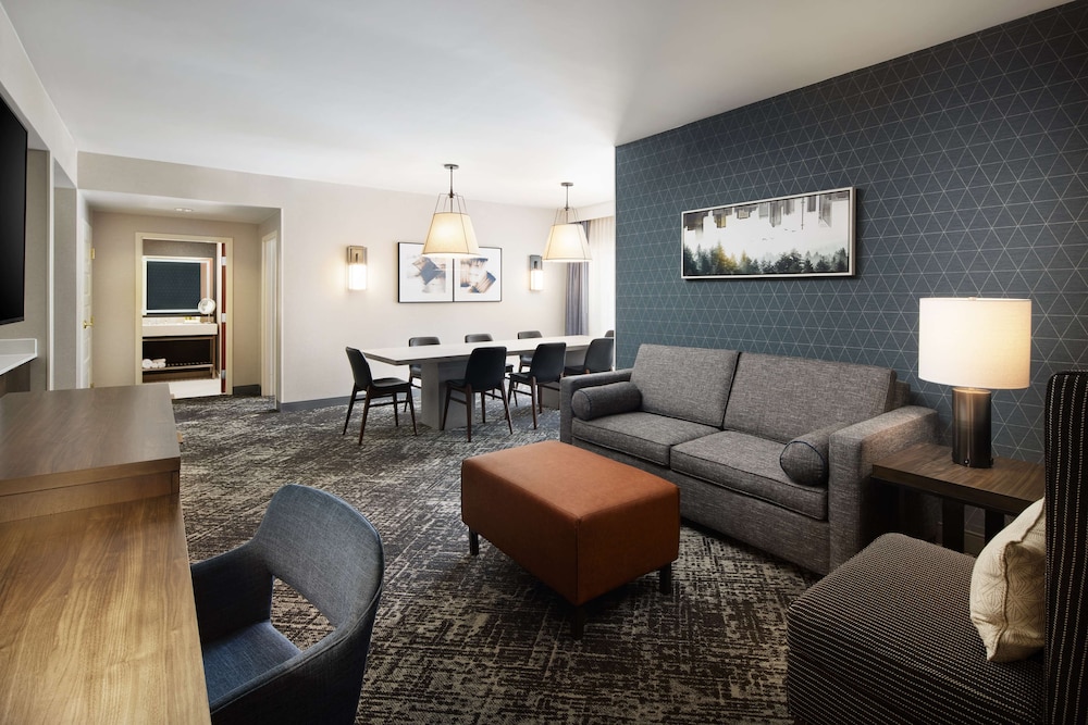 Executive Room, 1 King Bed, Accessible (Hearing, Boardroom) - Photo 1