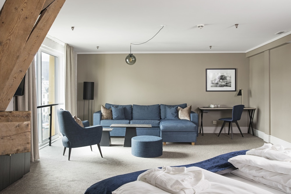 Junior Studio Suite