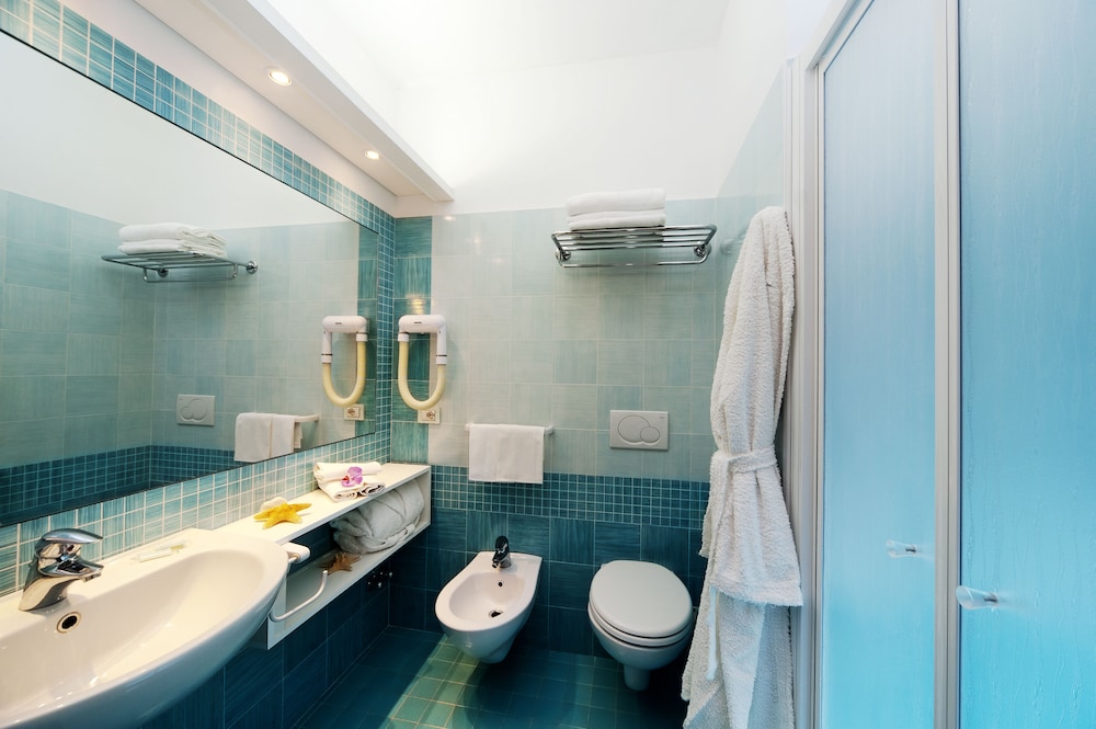 Classic Double or Twin Room - Photo 2