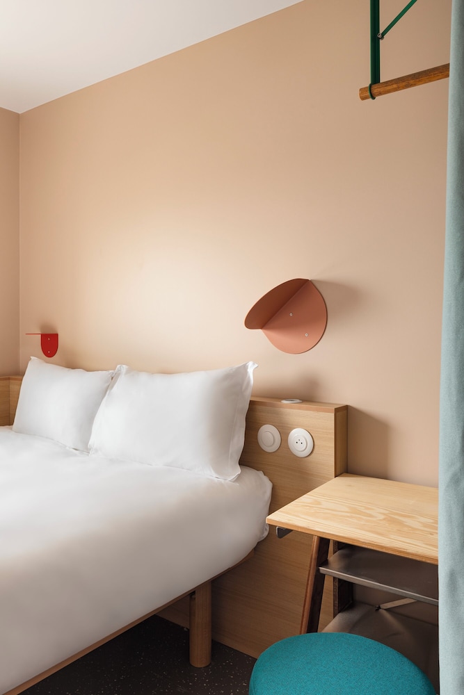 Room, 1 Double Bed - Photo 2