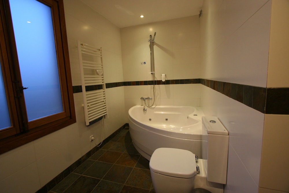 Suite - Photo 5