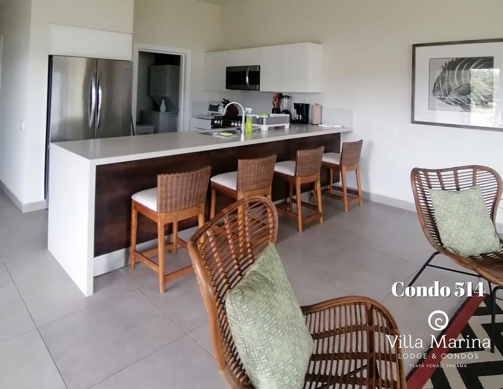 Four-Bedroom Apartment with Ocean View thumbnail 6