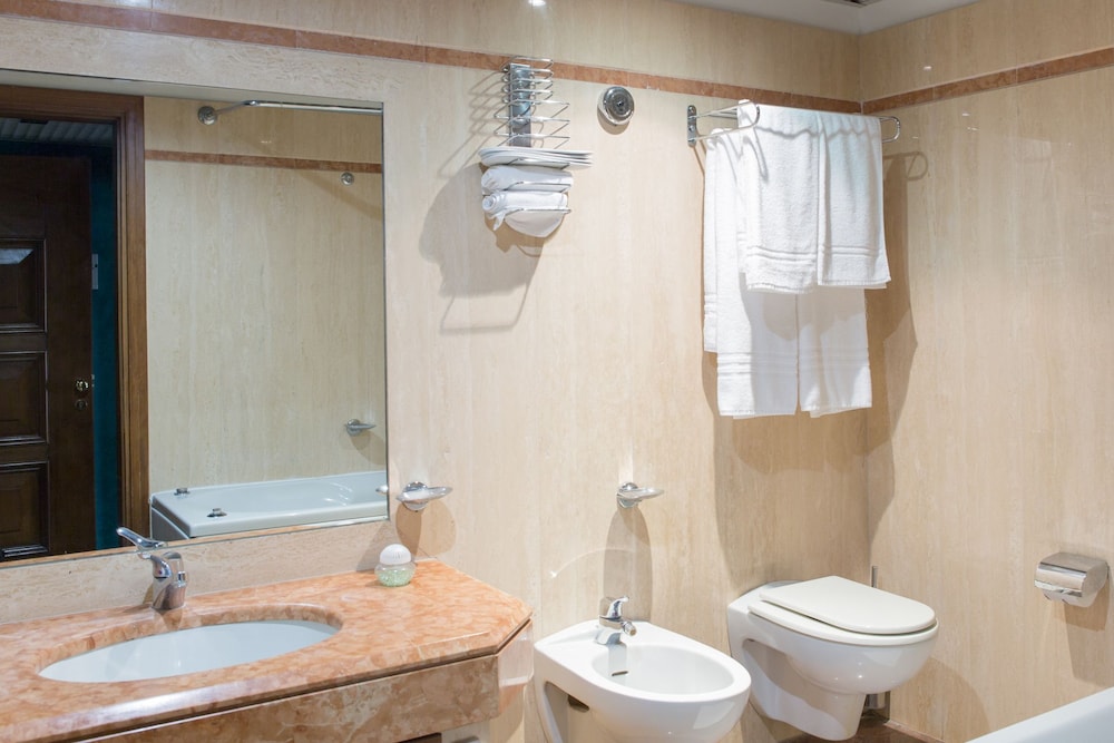 Classic Double Room Single Use - Photo 14
