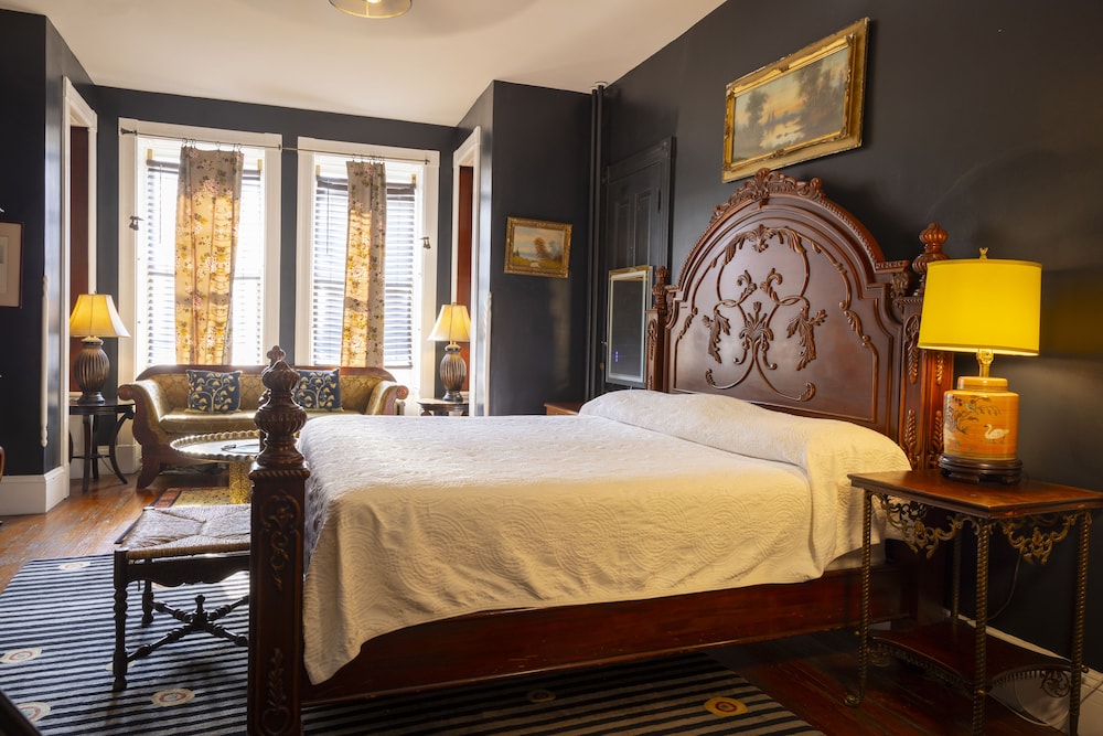 Room, 1 Queen Bed, Private Bathroom