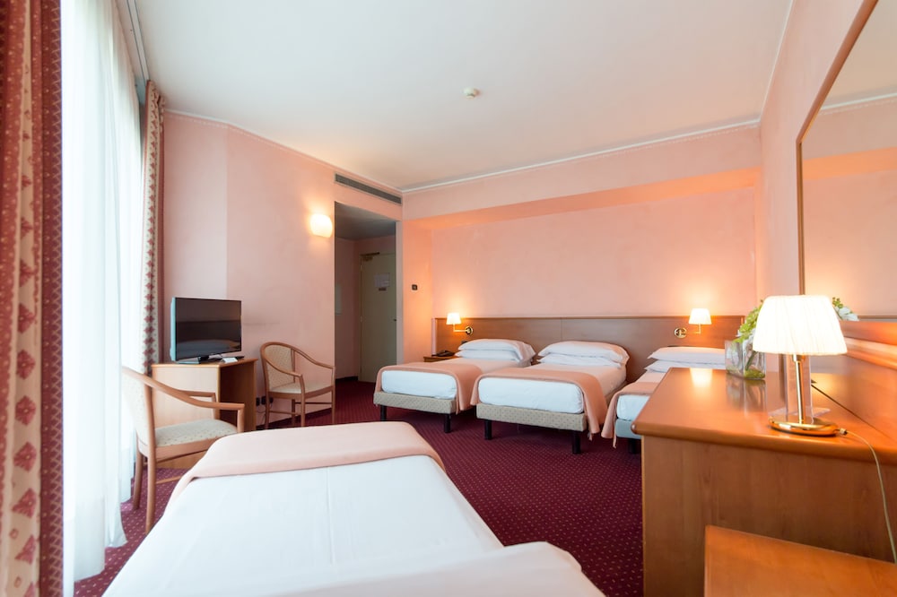 Quadruple Room photo 3