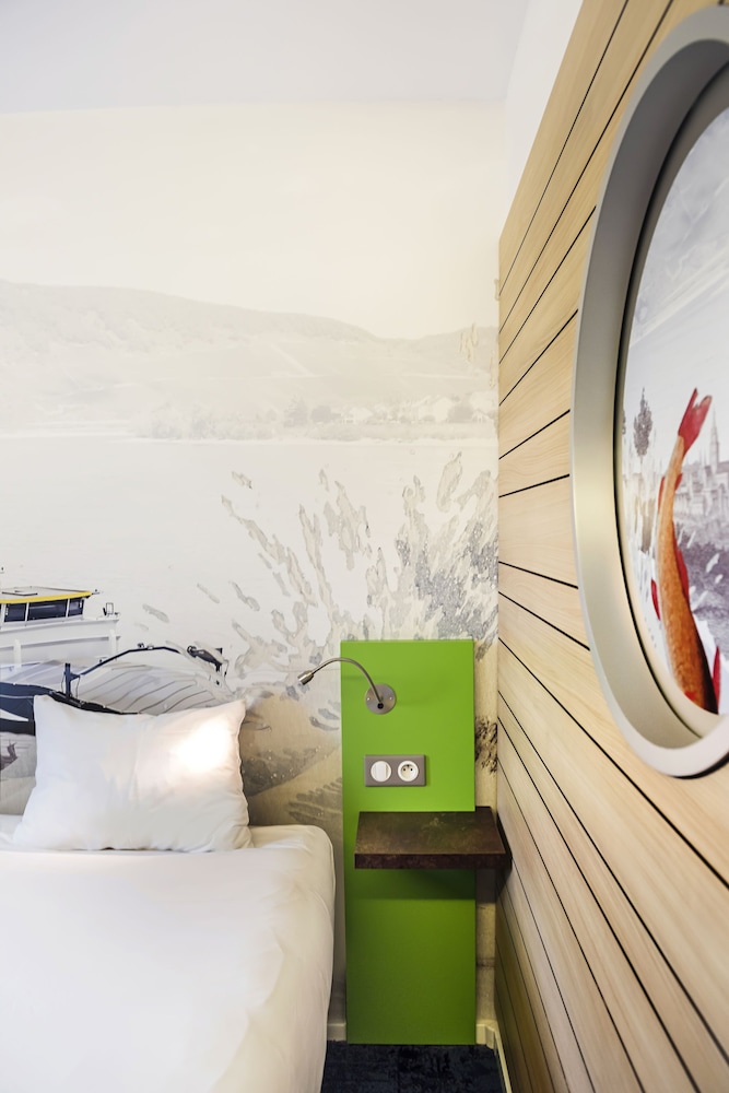 Standard Room, 2 Twin Beds thumbnail 5