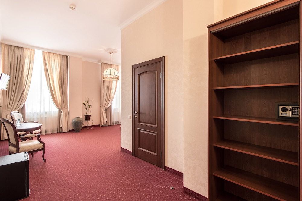 Deluxe Double Or Twin Room photo 3