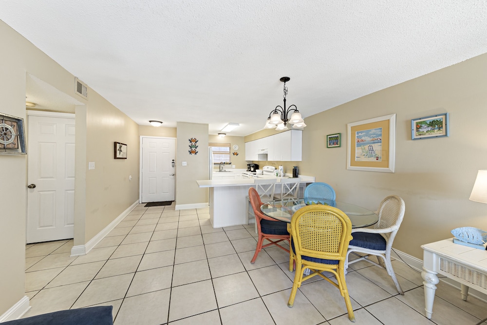 Family Condo, 2 Bedrooms, Balcony, Partial Ocean View photo 3