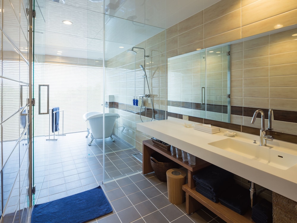 Luxury Condo, 2 Bedrooms, Terrace, Ocean View (Umi) photo 2
