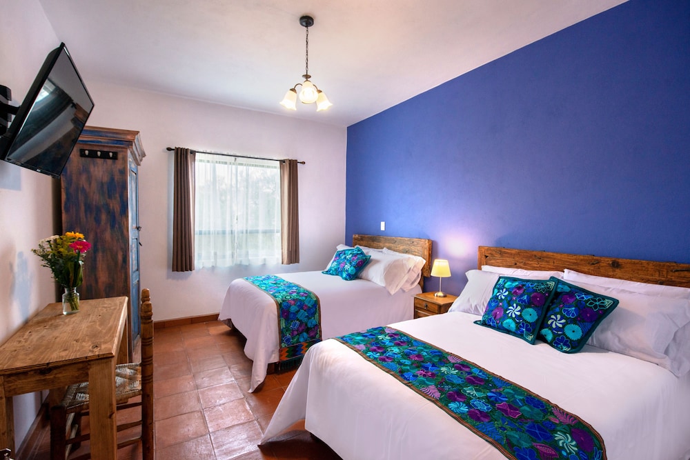 Junior Suite, Multiple Beds, Mountain View photo 2