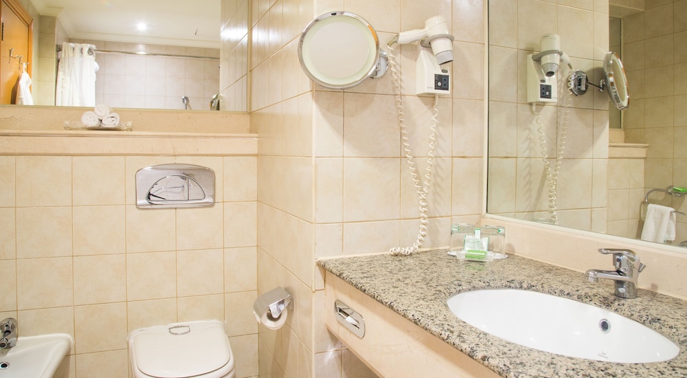 Suite, 1 Bedroom, Smoking - Photo 4