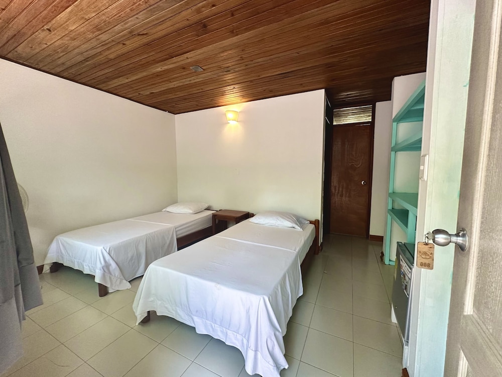Basic Triple Room, Multiple Beds, Accessible photo 3