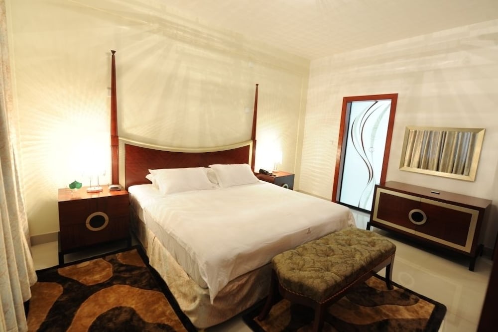 Executive Suite photo 2