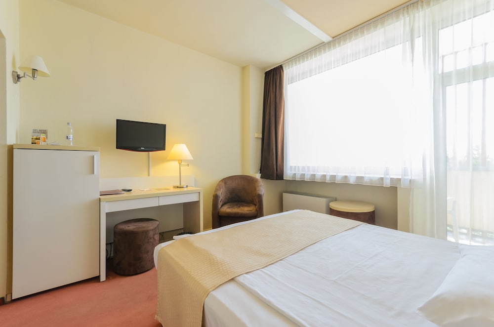 Basic Double Room, Garden View photo 3