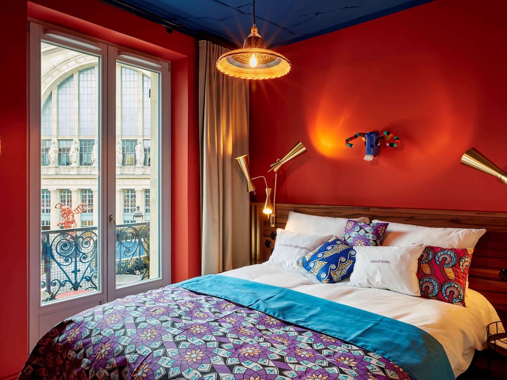Medium with Balcony and Paris view