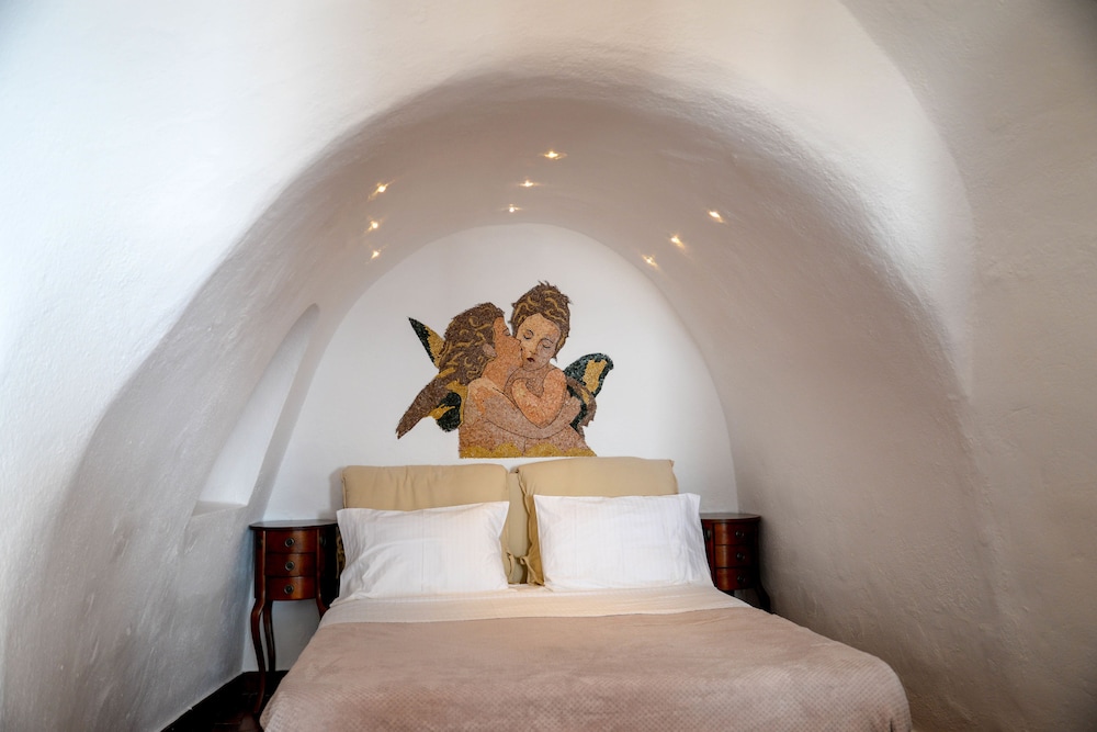 House, 1 Bedroom (Cave)
