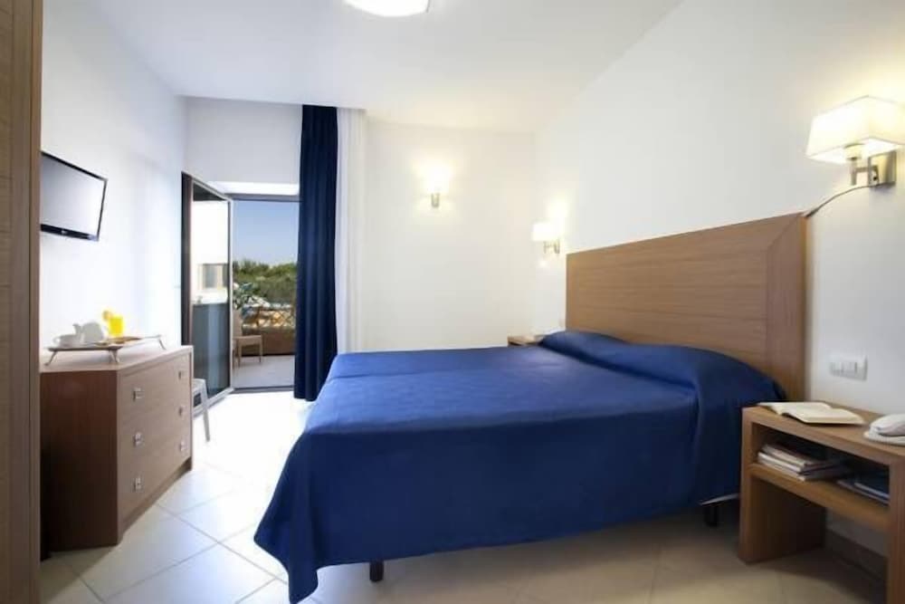 Family Room, 2 Bedrooms, Annex Building photo 2