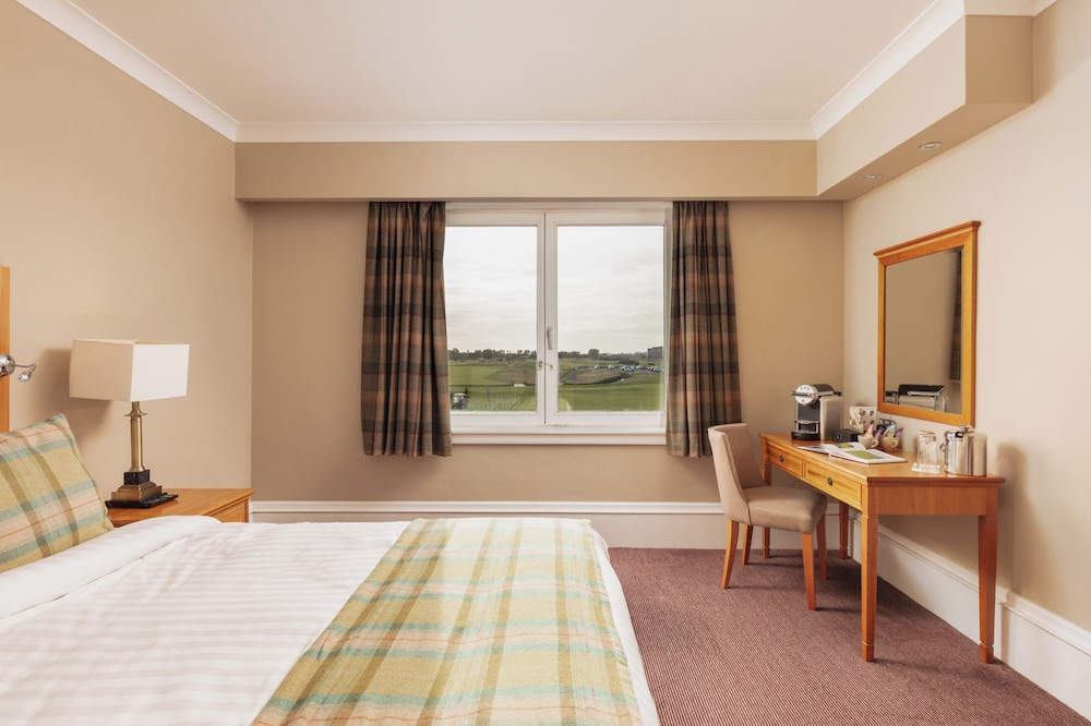 Superior Double Room Single Use, Golf View - Photo 4