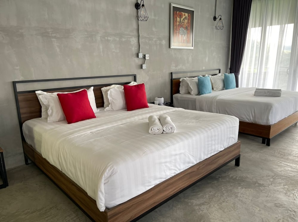 Quadruple Room - Photo 2