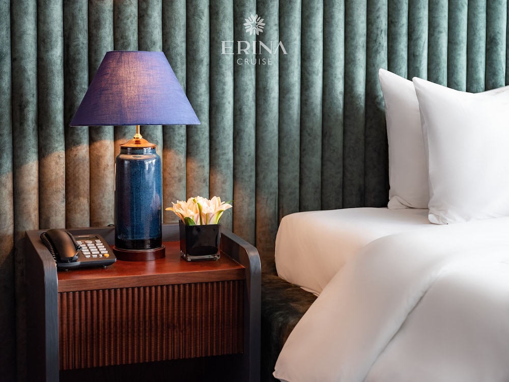 Honeymoon Suite, Sea View - Photo 5