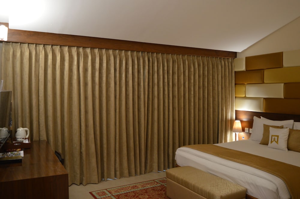 Deluxe Room, 1 King Bed (Garden Cottage)