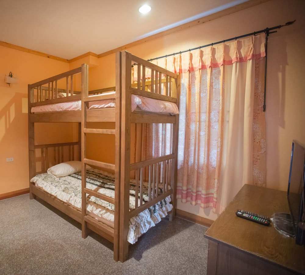 Family Room, 3 Bedrooms, Garden View, Garden Area photo 2