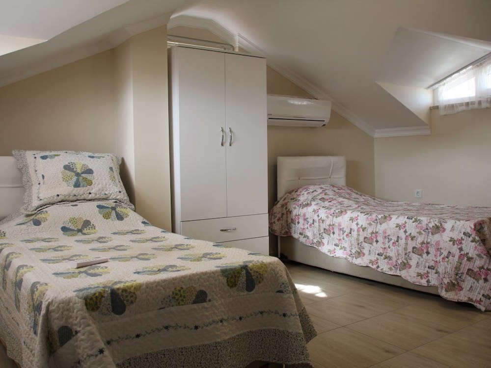 Villa photo 2