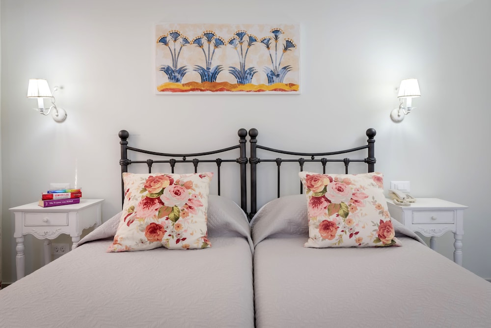 Superior Double Room, 1 Double or 2 Twin Beds, Sea View - Photo 3