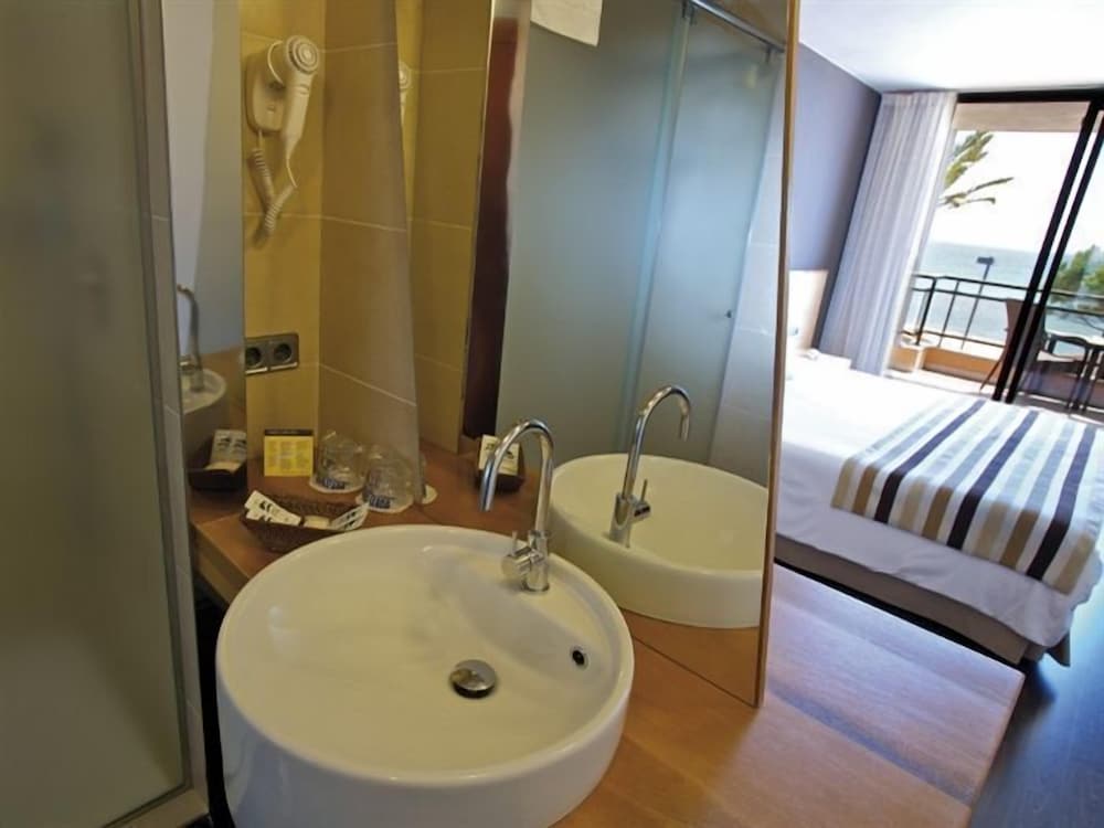 Double Room, Beach View photo 3