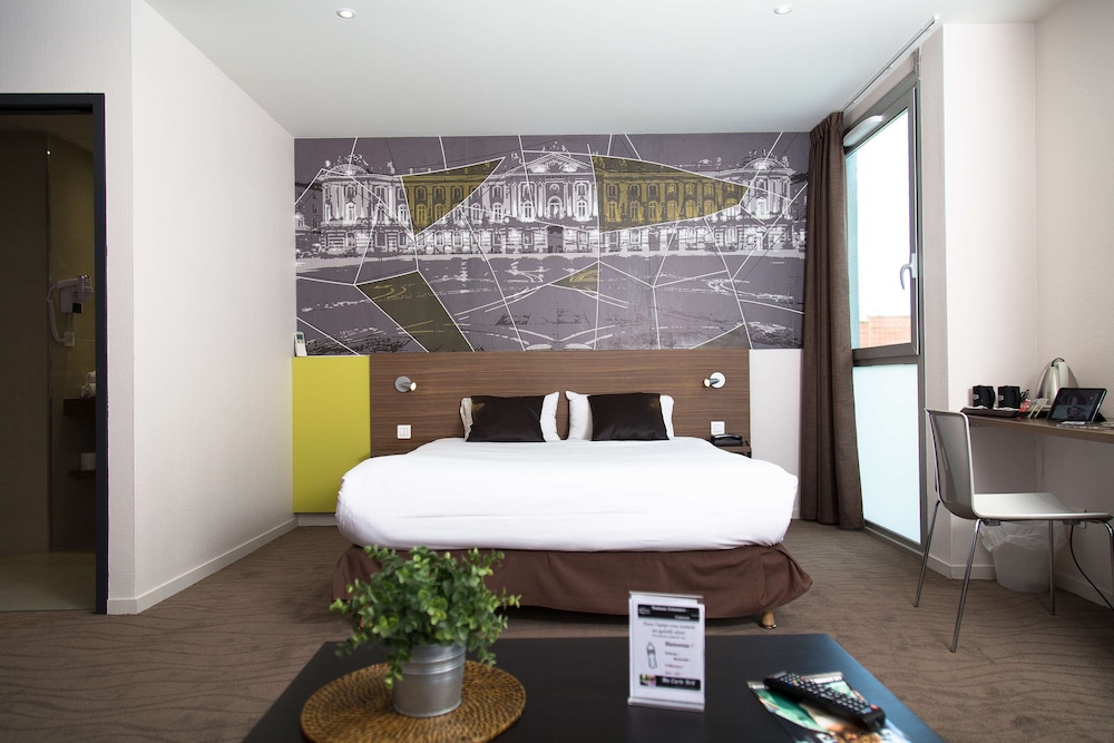 Suite - Photo 4