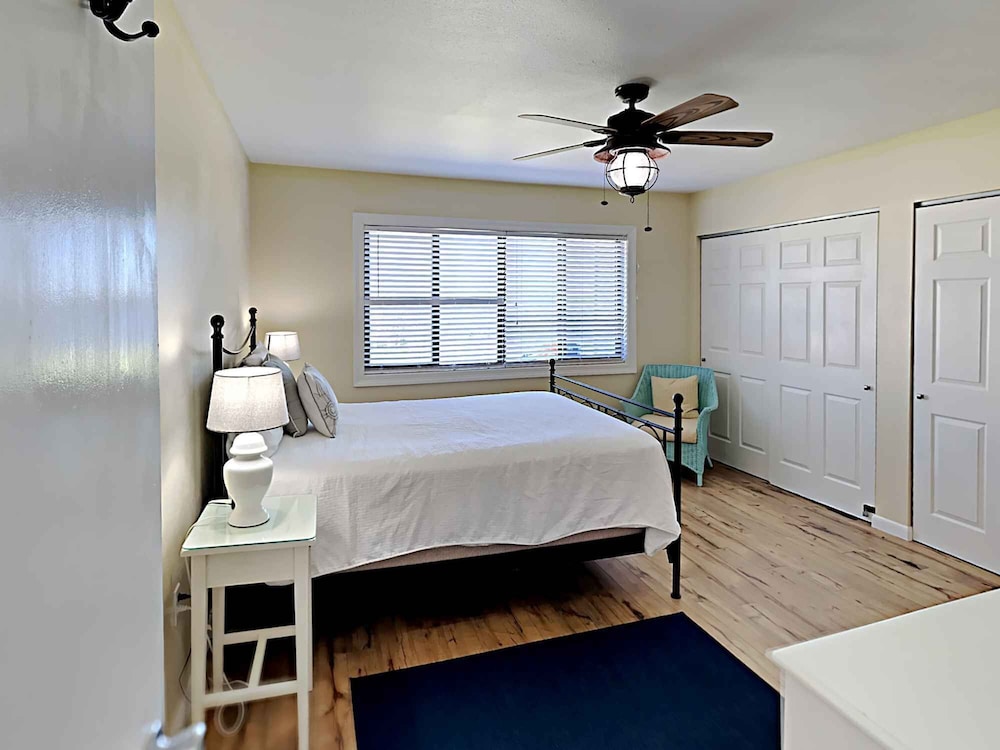 Condo, Multiple Beds, Balcony (#327 - No Pets) photo 3